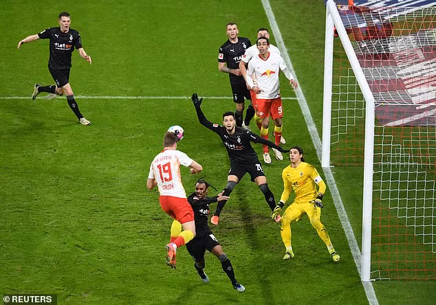 Bundesliga: Bayern mừng sinh nhật ý nghĩa, Leipzig thắng ngoạn mục ảnh 1