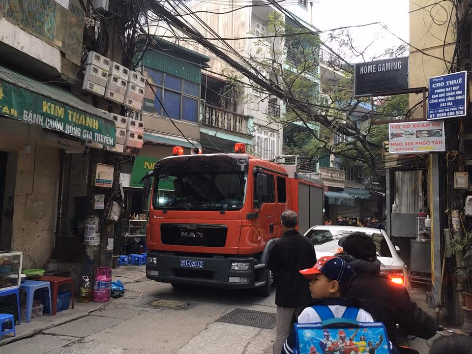 Hà Nội: Cháy lớn tại quán karaoke trên đường Nguyễn Khiết ảnh 3