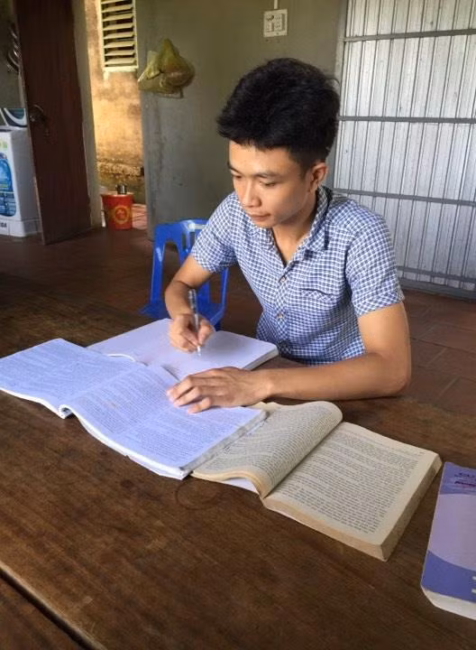 Bí quyết chinh phục điểm 10 môn Lịch sử của nam sinh xứ Thanh ảnh 2