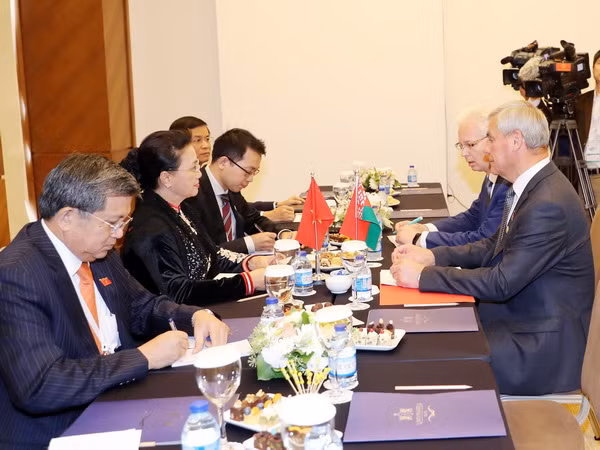 Chủ tịch Quốc hội hội kiến Chủ tịch Hạ viện Cộng hòa Belarus ảnh 2