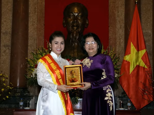 Phó Chủ tịch nước tiếp Đoàn đại biểu doanh nhân, doanh nghiệp ảnh 1