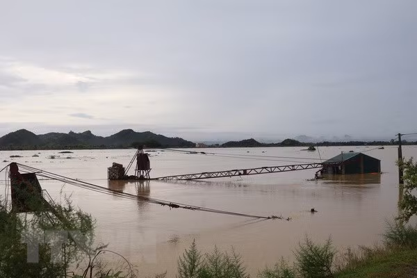 Áp thấp nhiệt đới sẽ suy yếu dần thành một vùng áp thấp, gây ngập lụt ảnh 1