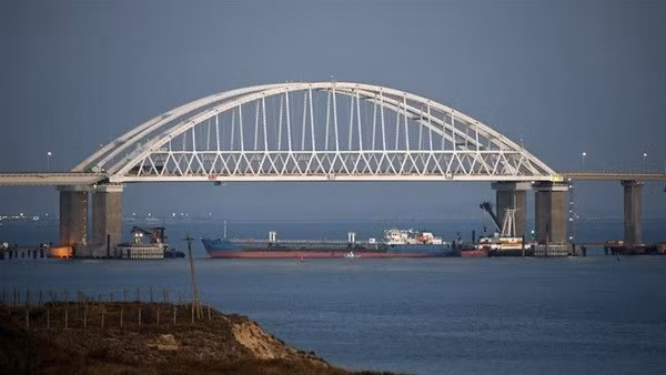 Nga tiếp tục cáo buộc Ukraine khiêu khích vụ đụng độ ở Eo biển Kerch ảnh 1