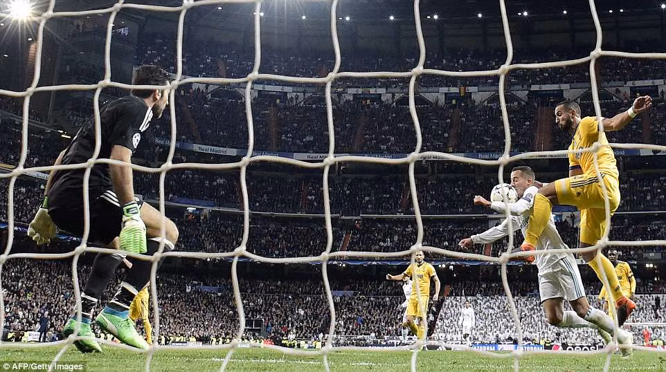 Gianluigi Buffon "nổi điên" sau khi Juventus bị loại đầy cay đắng ảnh 2