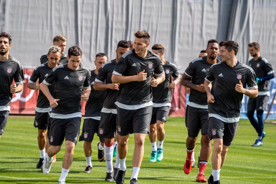 HLV Jupp Heynckes nói gì trước trận cầu lịch sử ở Allianz Arena? ảnh 5