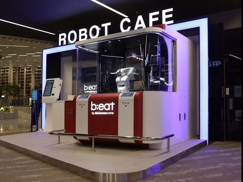 Quán càphê robot áp dụng mạng 5G đầu tiên trên thế giới ảnh 1