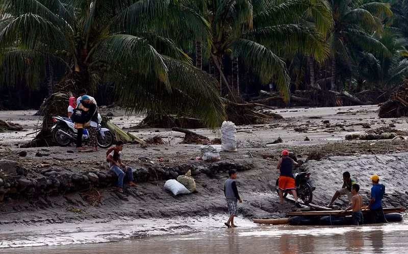 Philippines: Số người thiệt mạng do bão Tembin đã lên tới 240 người ảnh 1