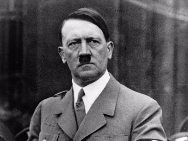 Tiết lộ về những phút cuối đời của trùm phátxít Adolf Hitler ảnh 1