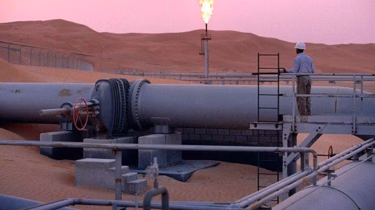 Giá dầu châu Á tăng sau vụ tấn công mỏ dầu ở Saudi Arabia ảnh 1