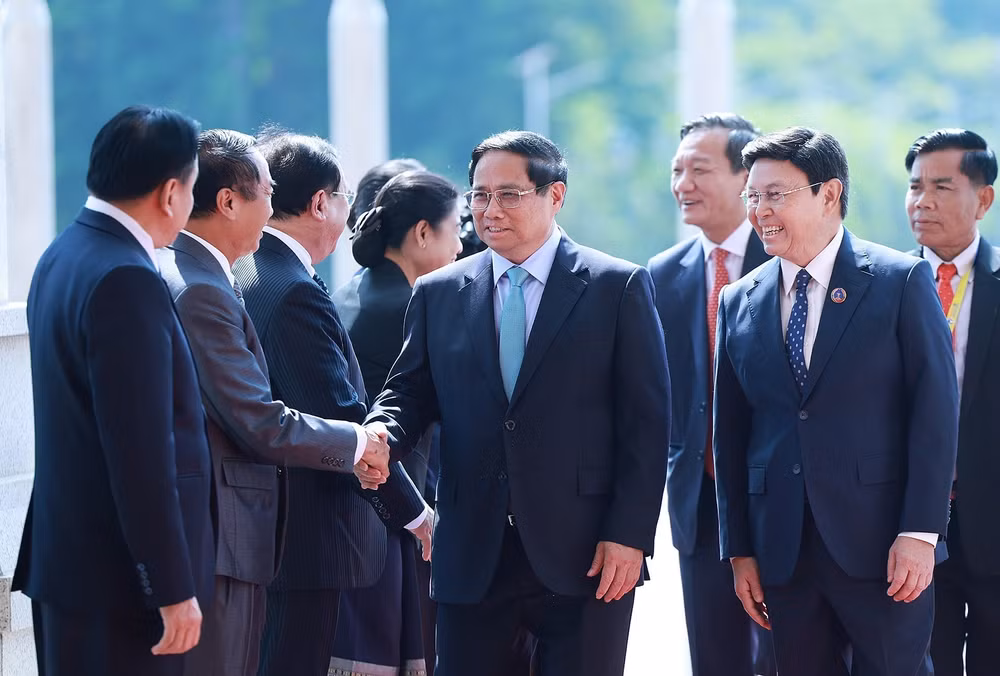 TTXVN_0810 Thu tuong Chu tich Quoc hoi Viet Nam Lao 1.jpg