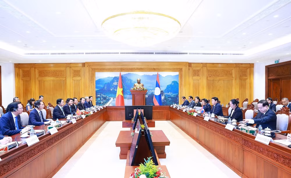 TTXVN_0810 Thu tuong Chu tich Quoc hoi Viet Nam Lao 3.jpg