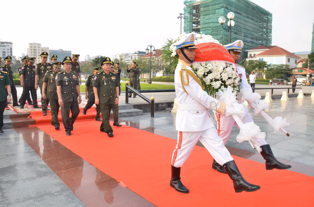 Tri ân các liệt sỹ quân tình nguyện Việt Nam hy sinh tại Campuchia ảnh 1