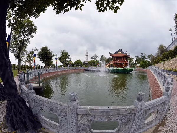 Quảng Ninh: Chùa Ba Vàng tự ý đắp đập, ngăn nước suối Lựng Xanh ảnh 1