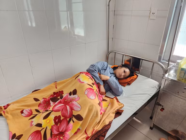 Lâm Đồng: Làm rõ vụ nữ sinh lớp 7 bị đánh hội đồng bằng mũ bảo hiểm ảnh 1
