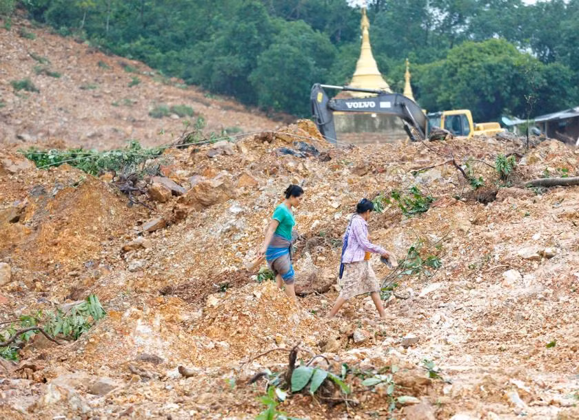 Số nạn nhân vụ lở đất tại Myanmar tăng lên gần 70 người ảnh 1