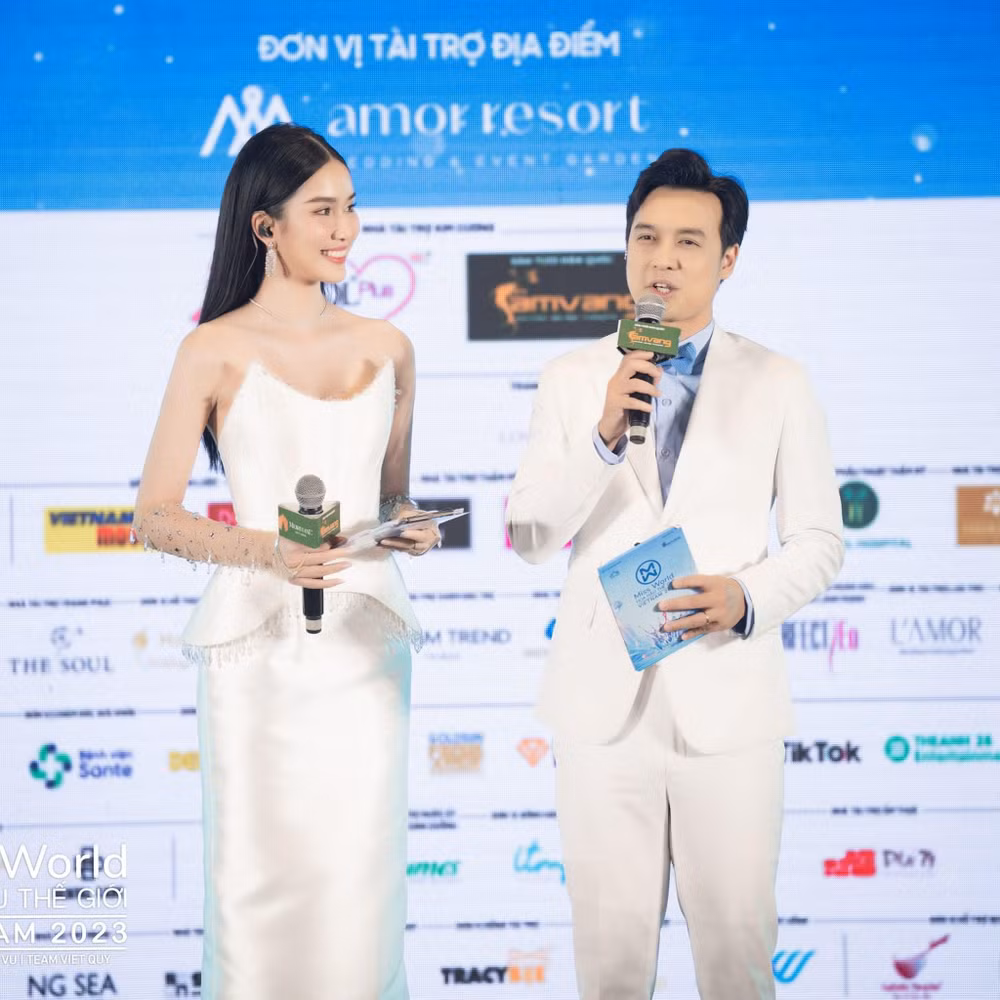 PHUONG ANH VA MC THIEN VU.jpg
