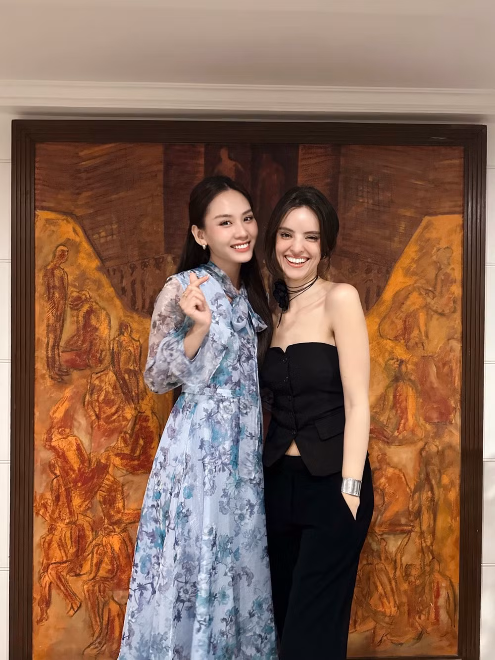 Hoa hậu Mai Phương và Miss World 2018.jpg