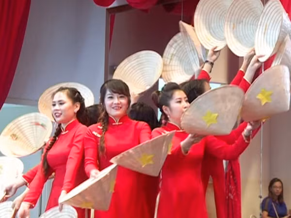 Cộng đồng người Việt tích cực hòa nhập với xã hội Singapore ảnh 1