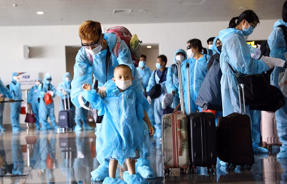 Dịch COVID-19: Đưa gần 350 công dân Việt Nam từ Liên bang Nga về nước ảnh 1