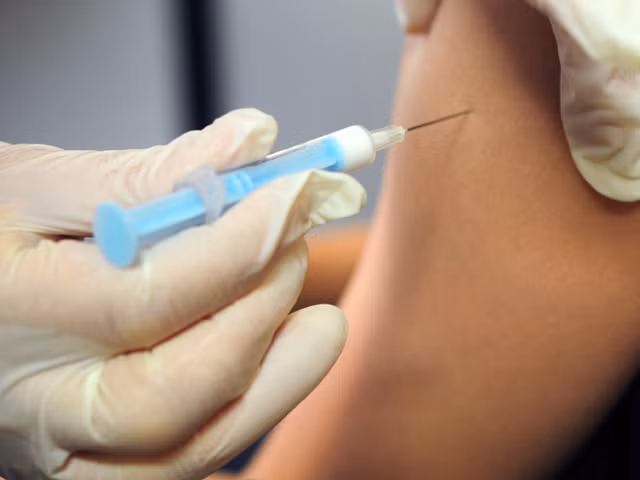 Thử nghiệm thành công dùng virus sởi chữa ung thư xương ảnh 1