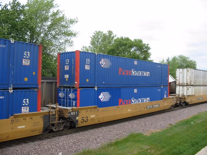 Mỹ điều tra bán phá giá với container nhập từ Trung Quốc ảnh 1