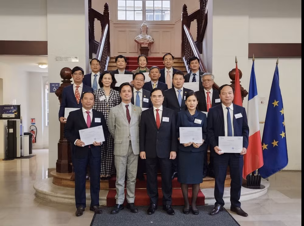 Đoàn Học viện Chính trị Quốc gia Hồ Chí Minh thăm và làm việc tại Pháp ảnh 1