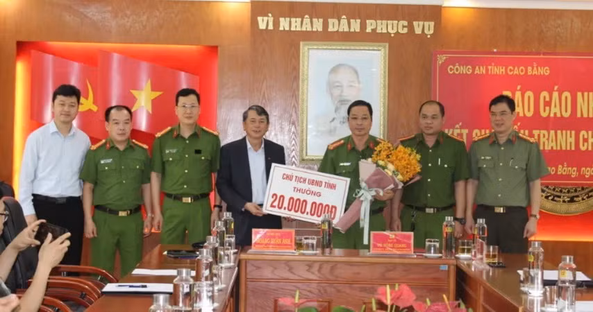 Công an Cao Bằng bắt giữ 370 đối tượng buôn bán ma túy ảnh 1