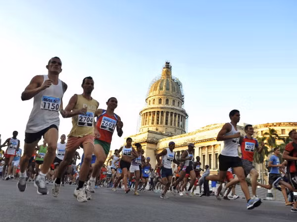 Giải chạy Marathon La Habana phá kỷ lục về số người tham dự ảnh 1