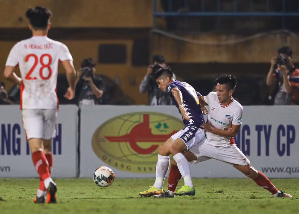 Vì sao Viettel thua Hà Nội FC, tuột chức vô địch dù chơi không tệ? ảnh 1