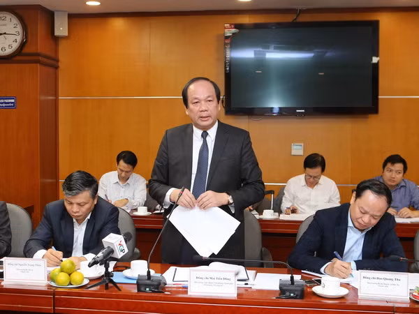 Bộ trưởng trả lời về việc bổ nhiệm lái xe làm tham tán thương mại ảnh 1