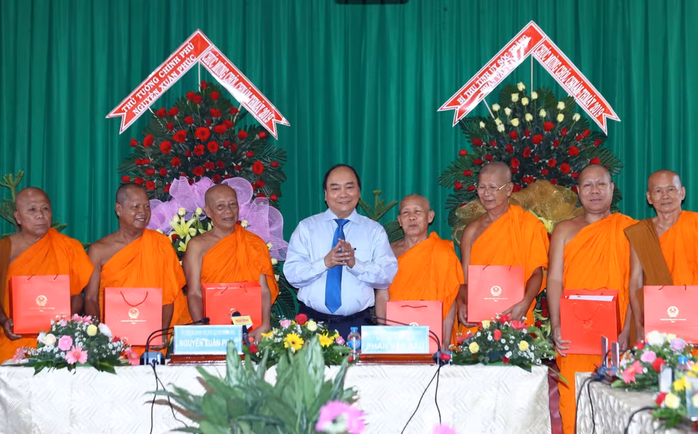 Thủ tướng Nguyễn Xuân Phúc làm việc với lãnh đạo tỉnh Sóc Trăng ảnh 1