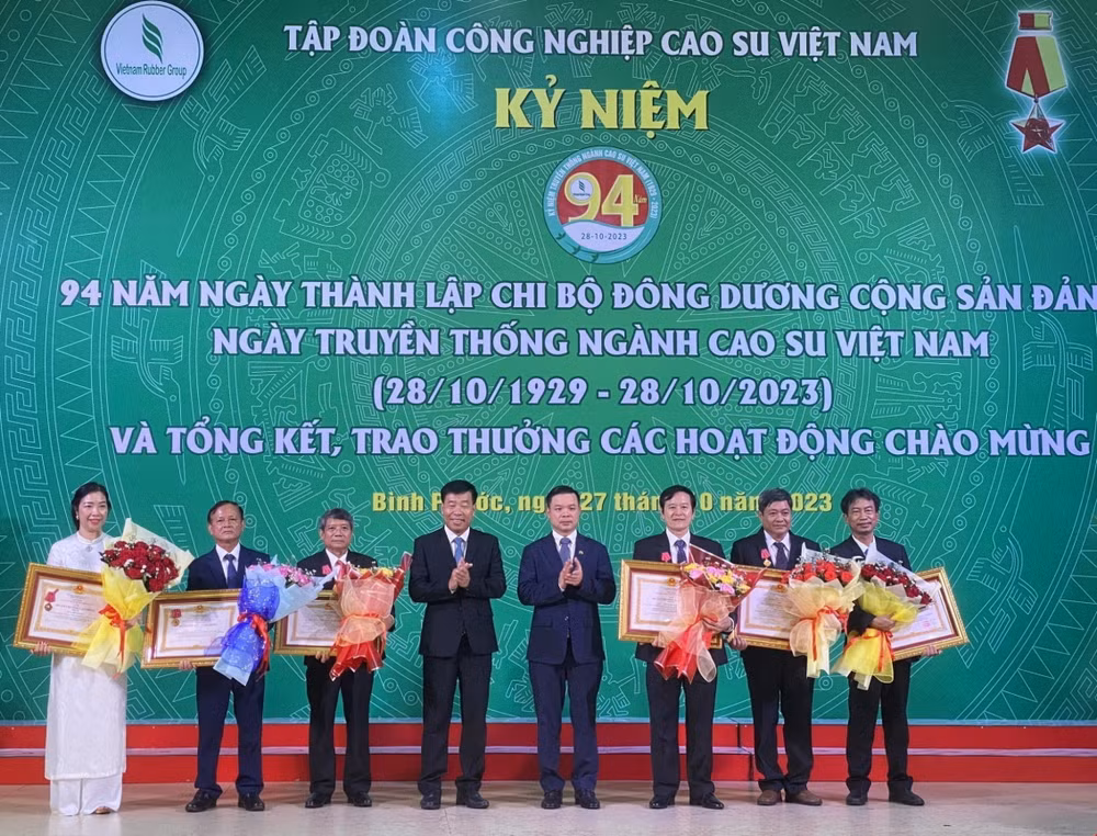 Kỷ niệm 94 năm ngày thành lập Chi bộ Đông Dương Cộng sản Đảng ảnh 1