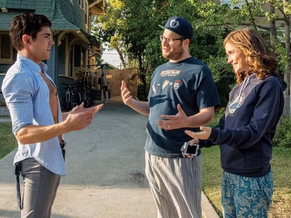 Phim hài Neighbors bất ngờ truất ngôi Spiderman 2 ảnh 1