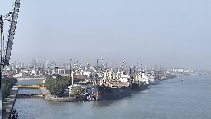 Ấn Độ bác đề nghị của Mỹ về việc cấm tàu Nga cập cảng Mumbai ảnh 1