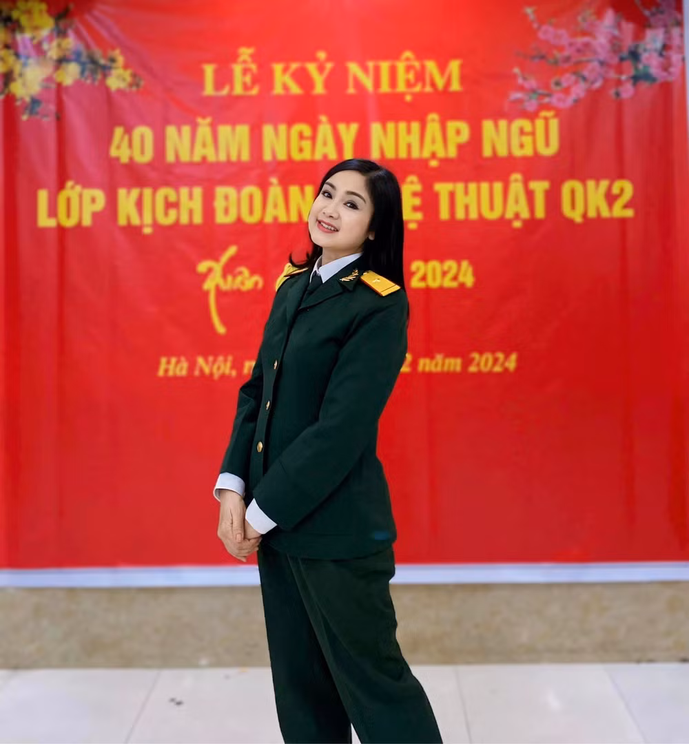 Nghệ sỹ Nhân dân Thu Hà từng đầu quân cho Đoàn Nghệ thuật Quân khu 2. (Ảnh: NVCC) nguyetha.jpg