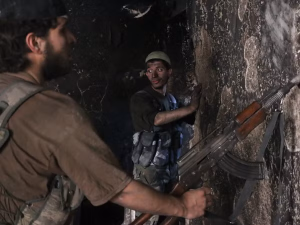 HRW: Có bằng chứng Chính phủ Syria sử dụng khí clo ảnh 1