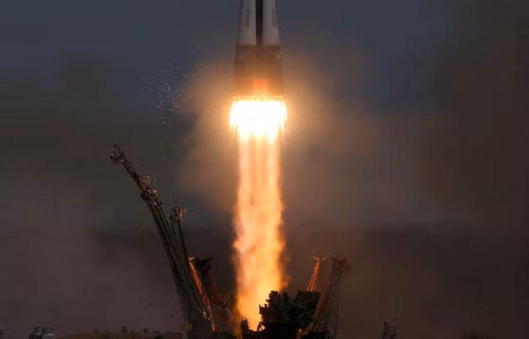 Nga phóng số vệ tinh cao kỷ lục lên quỹ đạo bằng tên lửa đẩy Soyuz ảnh 1