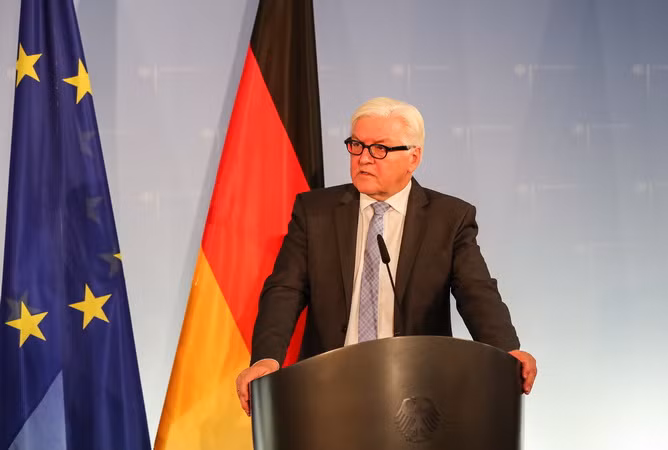 Ngoại trưởng Đức Steinmeier: NATO sẵn sàng hợp tác với Nga ảnh 1