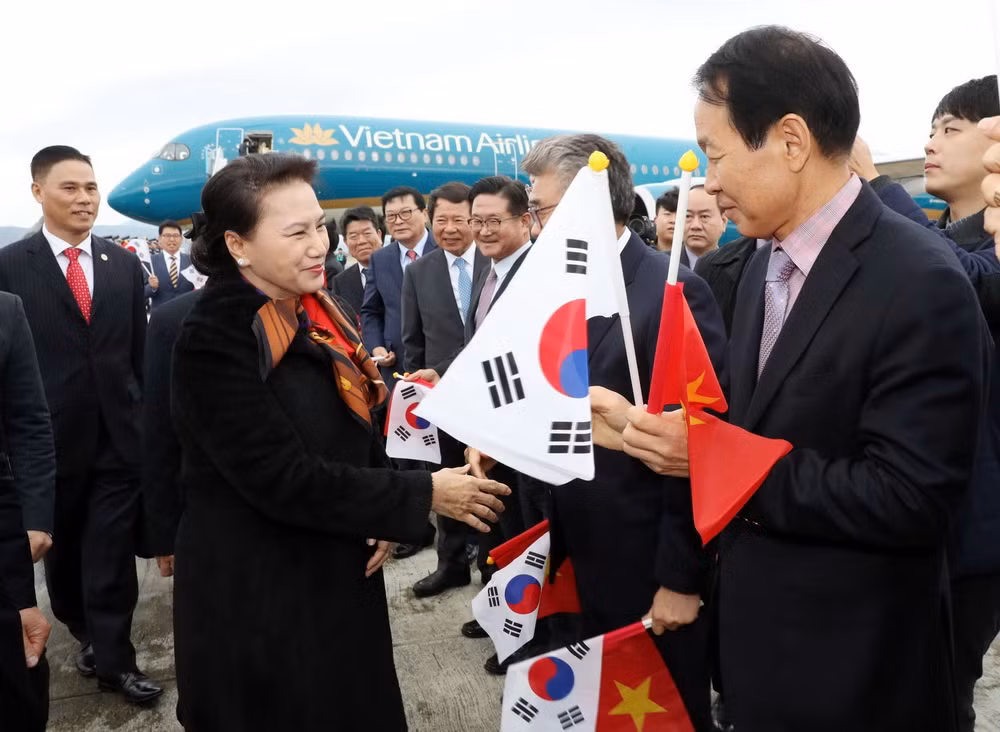Chủ tịch Quốc hội Nguyễn Thị Kim Ngân bắt đầu thăm chính thức Hàn Quốc ảnh 1