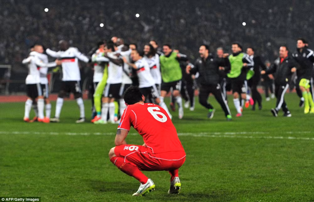 Europa League: Liverpool và Tottenham chia tay, Serie A đại thắng ảnh 1