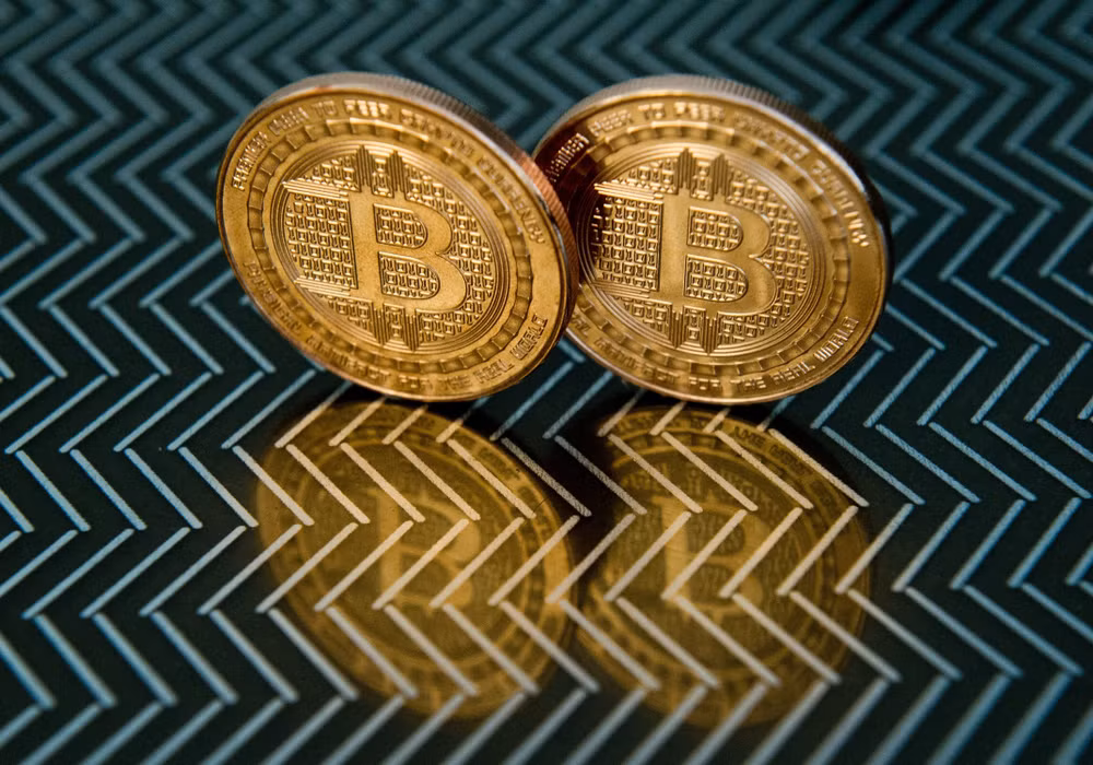 Đồng tiền kỹ thuật số Bitcoin lần đầu vượt mốc 50.000 USD ảnh 1