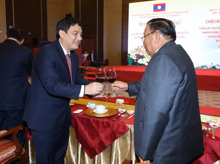 Tổng Bí thư, Chủ tịch nước Lào Bounnhang Vorachith thăm tỉnh Nghệ An ảnh 1