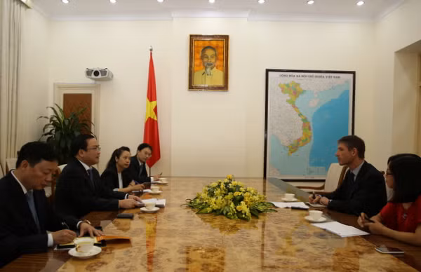 Việt Nam-Anh tăng cường hợp tác trong ứng phó biến đổi khí hậu ảnh 1