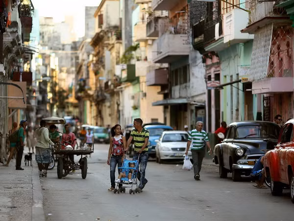Kinh tế Cuba giảm lần giảm đầu tiên trong gần 25 năm qua ảnh 1