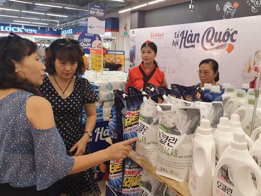 Sôi động 'Tuần lễ hàng hóa Hàn Quốc', ra mắt thương hiệu VinMart Care ảnh 1