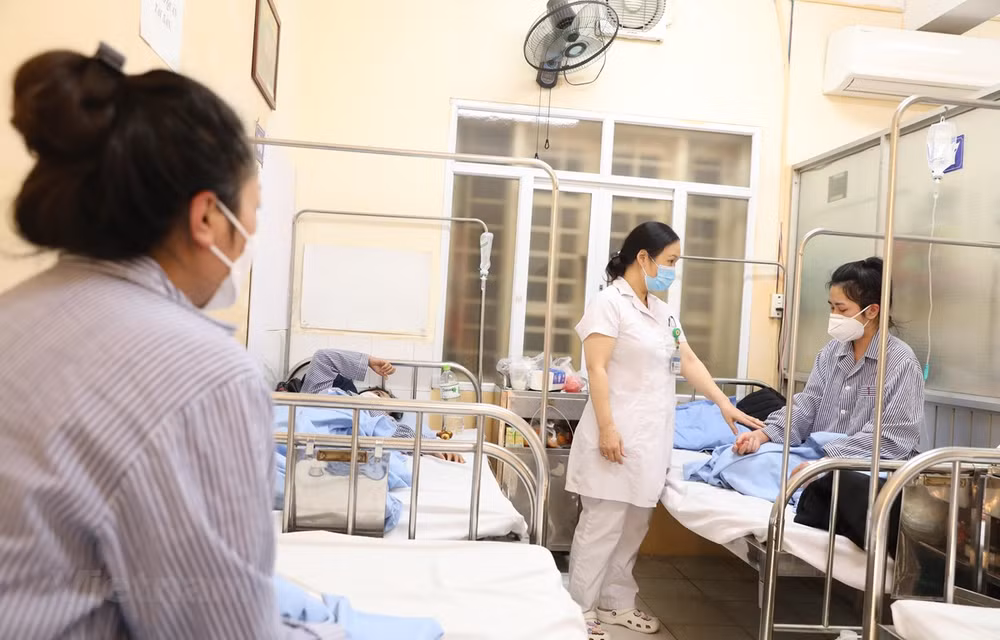 Bộ Y tế ban hành Hướng dẫn mới chẩn đoán và điều trị sốt xuất huyết ảnh 1