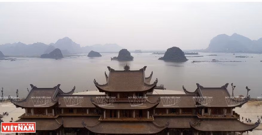 Trục du lịch tâm linh thu hút khách thập phương gần xa đến vãn cảnh ảnh 5