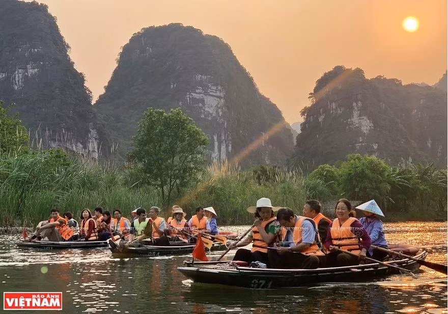 Trục du lịch tâm linh thu hút khách thập phương gần xa đến vãn cảnh ảnh 14