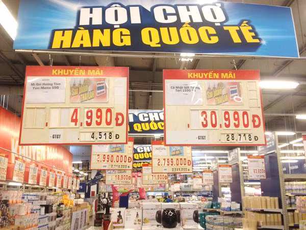 3,2 triệu tỷ đồng doanh thu từ dịch vụ tiêu dùng và hàng hóa bán lẻ ảnh 1