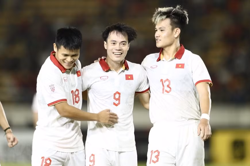 Bảng xếp hạng FIFA: Top 10 thay đổi, Việt Nam vẫn số 1 Đông Nam Á ảnh 2